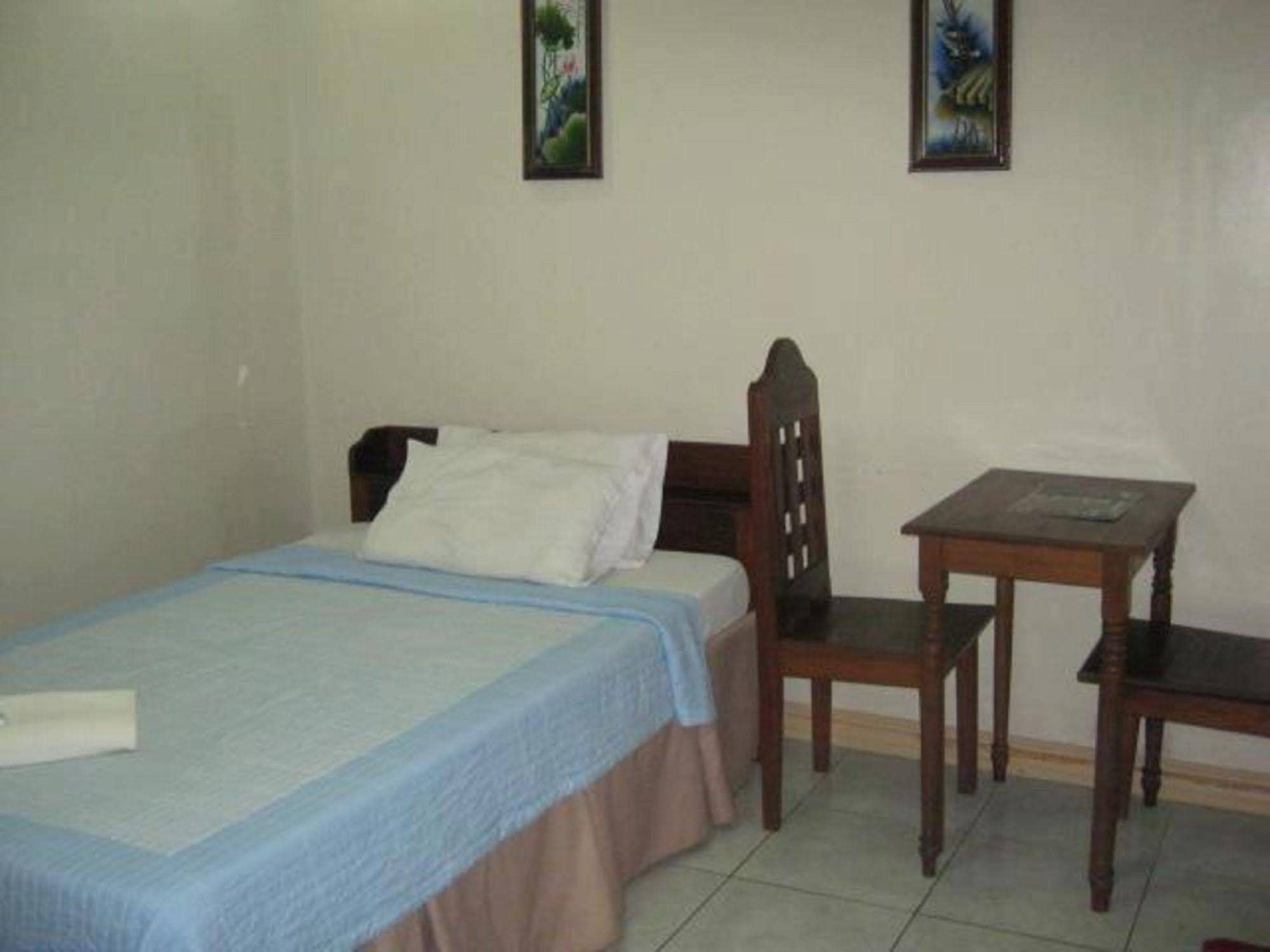 Liberty Park Pension Puerto Princesa Exterior photo